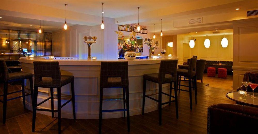 The Halcyon Hotel Бат Ресторант снимка