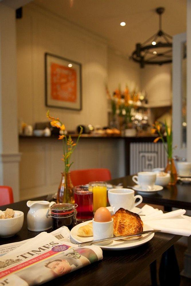 The Halcyon Hotel Бат Ресторант снимка